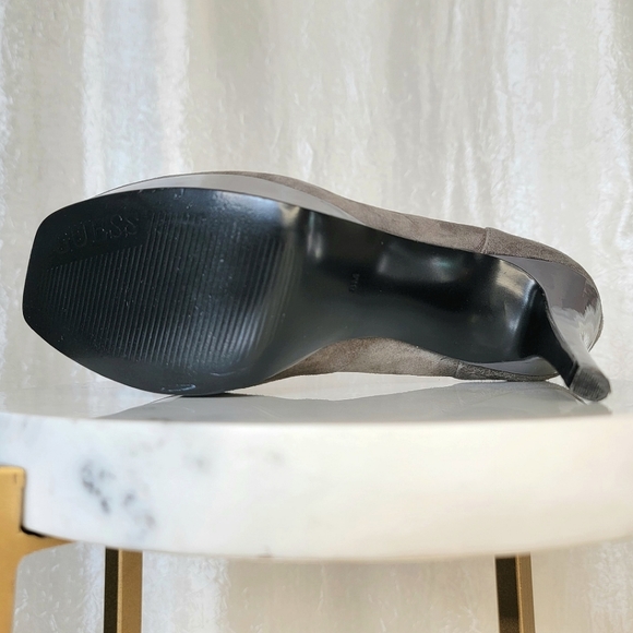 Guess Brand Women's Platform Pumps Round Toe High Heeled Shoes - Taupe - Size 8M - Picture 11 of 16